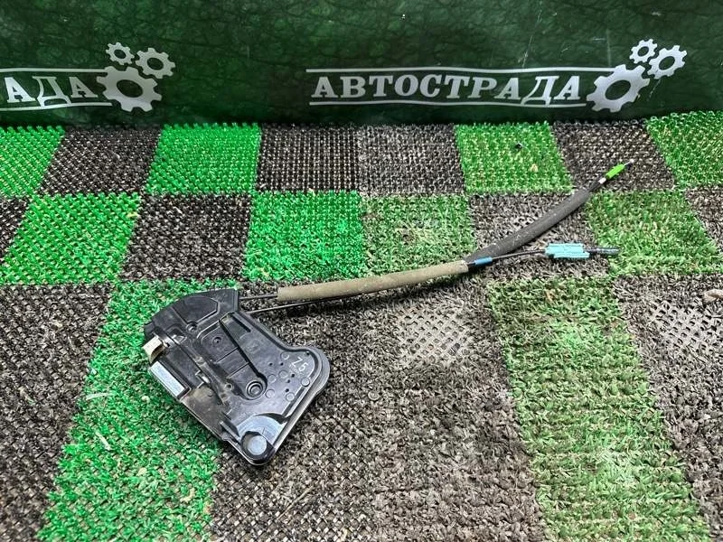 Замок боковой двери LEXUS LX 2015-2022 6904053130, передний левый