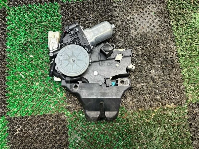 Замок багажника LEXUS LS 2012-2017 6465050050