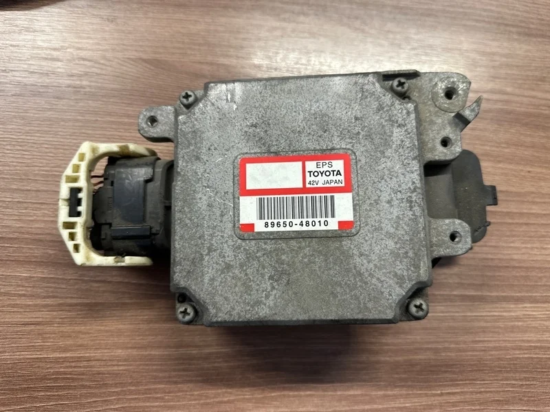 Блок управления рулевой рейкой LEXUS RX400h 2003-2008 8965048010