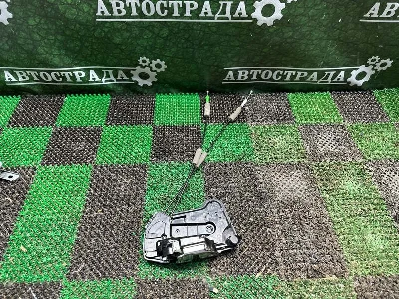 Замок боковой двери Lexus IS 2020-2024 6904053130, передний левый