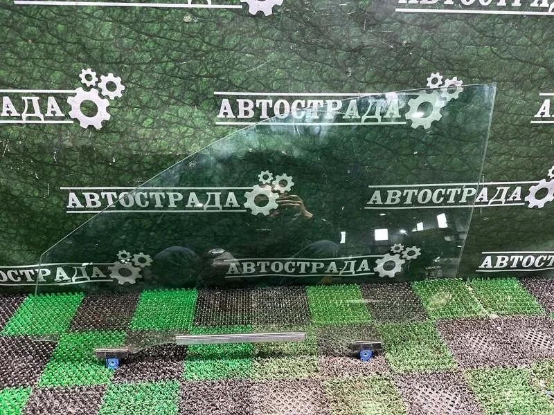 Стекло двери Lexus IS 3 2013-2019 6810253140, переднее левое
