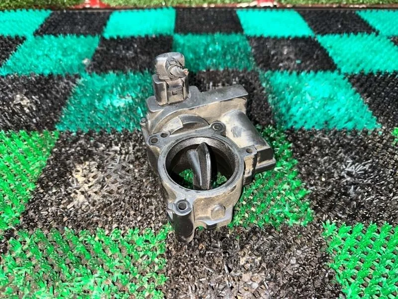 Дроссельная заслонка Volkswagen 2011-2017 03C128063A