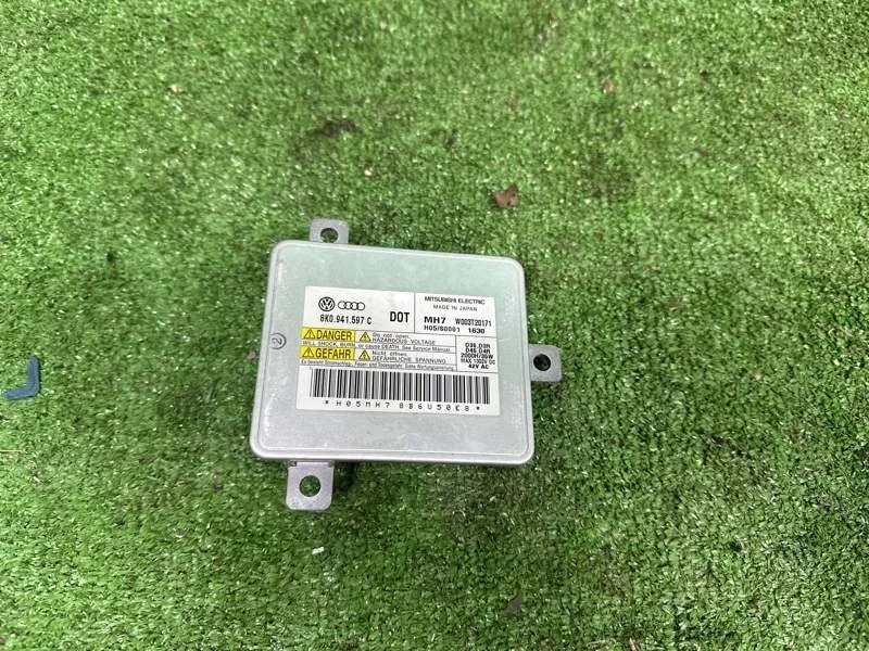 Блок фары AUDI 8K0941597C