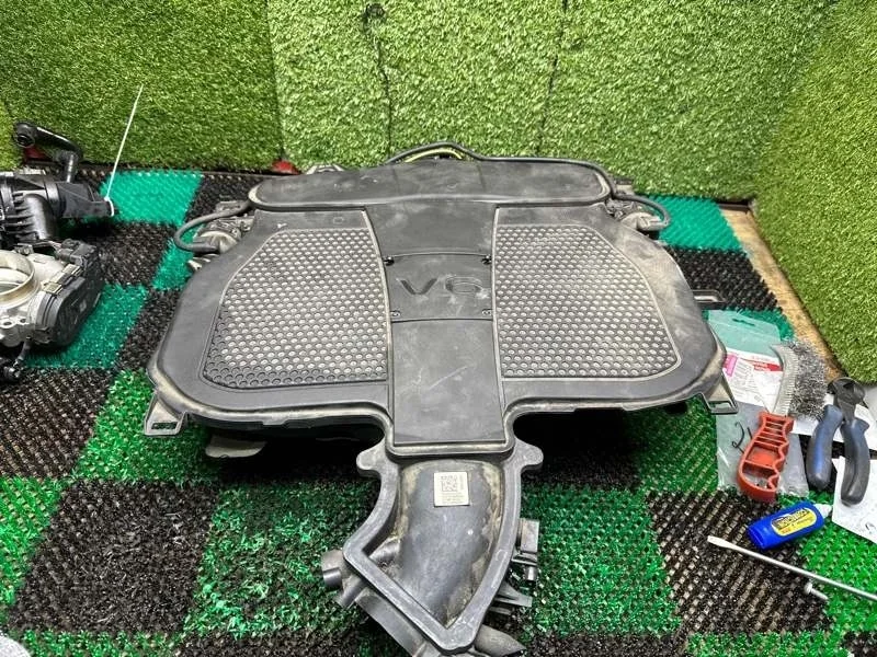 Впускной коллектор Mercedes 2010-2017 A2761403101