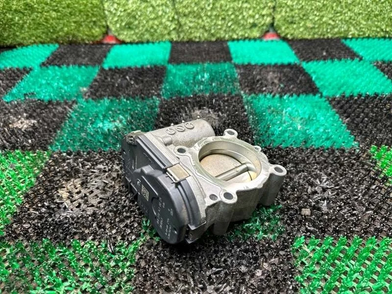 Дроссельная заслонка Mercedes 2010-2020 A2701410025