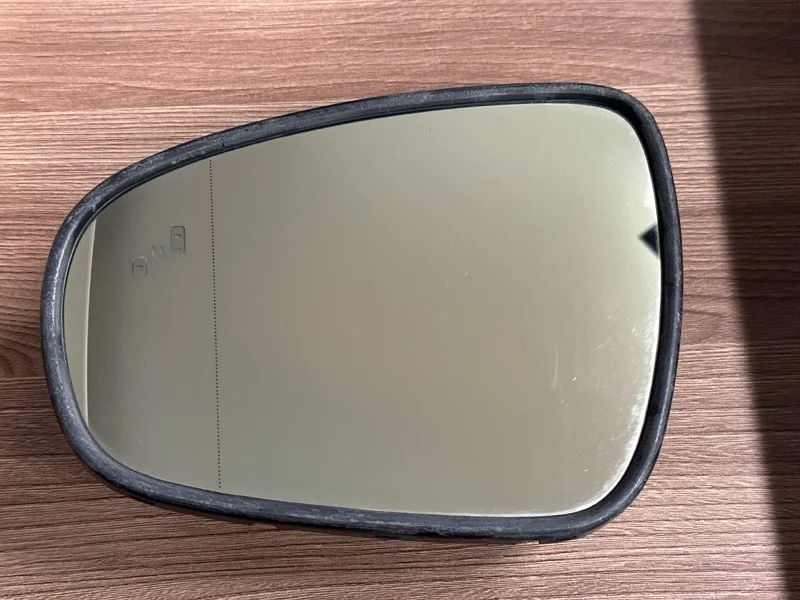 Зеркальный элемент Lexus Gs Es Is Ls 2012-2017 8796130E50, левый