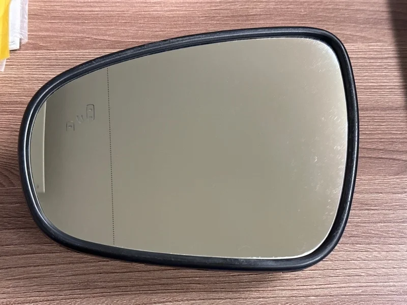 Зеркальный элемент Lexus Gs Es Is Ls 2012-2017 8796130E50, левый