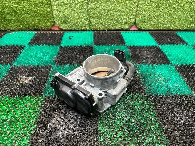 Дроссельная заслонка Toyota 2203050160 3UZ FE