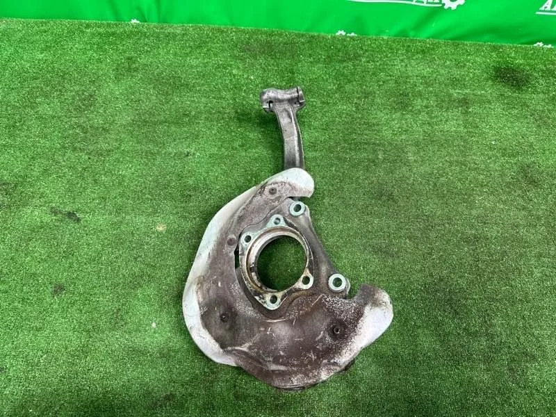 Кулак AUDI A6 2010-2017 4G0407241D C7, передний левый