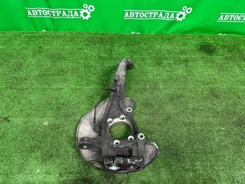 Кулак Audi A6 2010-2017 4G0407242C C7, передний правый