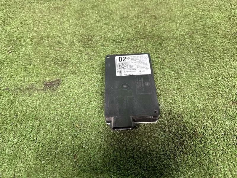 Радарный датчик слепых зон Mercedes 2008-2020 A0009058702