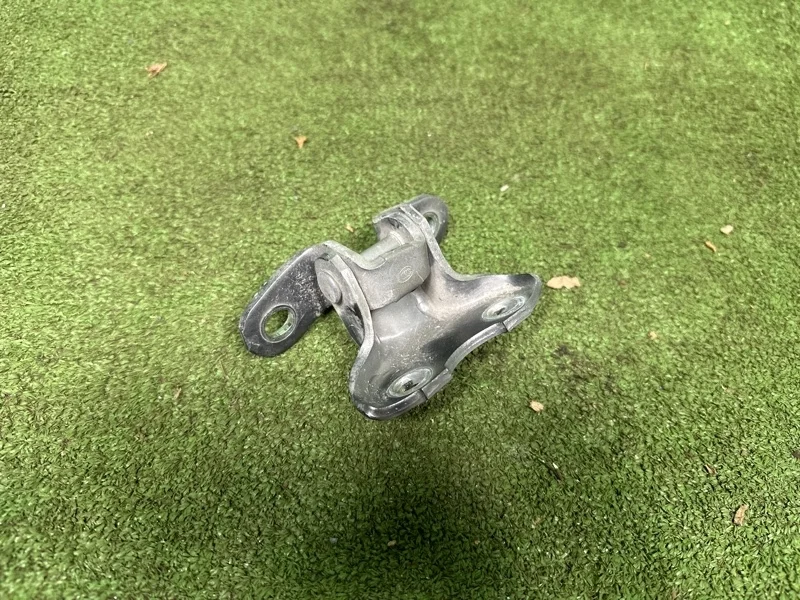 Петля двери Lexus Es 6 2012-2017 6874012120, передняя левая