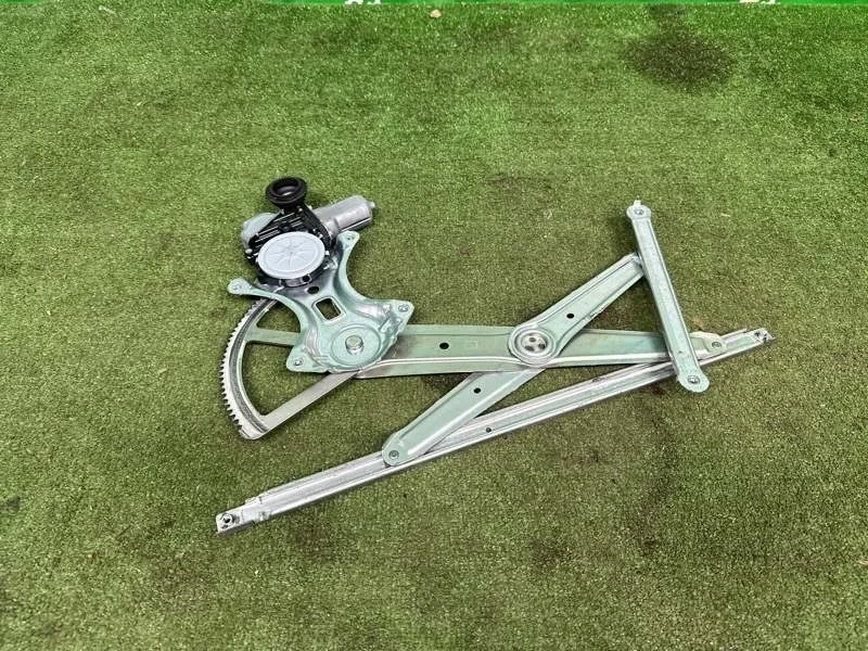 Стеклоподъемник Toyota Land Cruiser 200 2007-2021 6980160080, передний правый