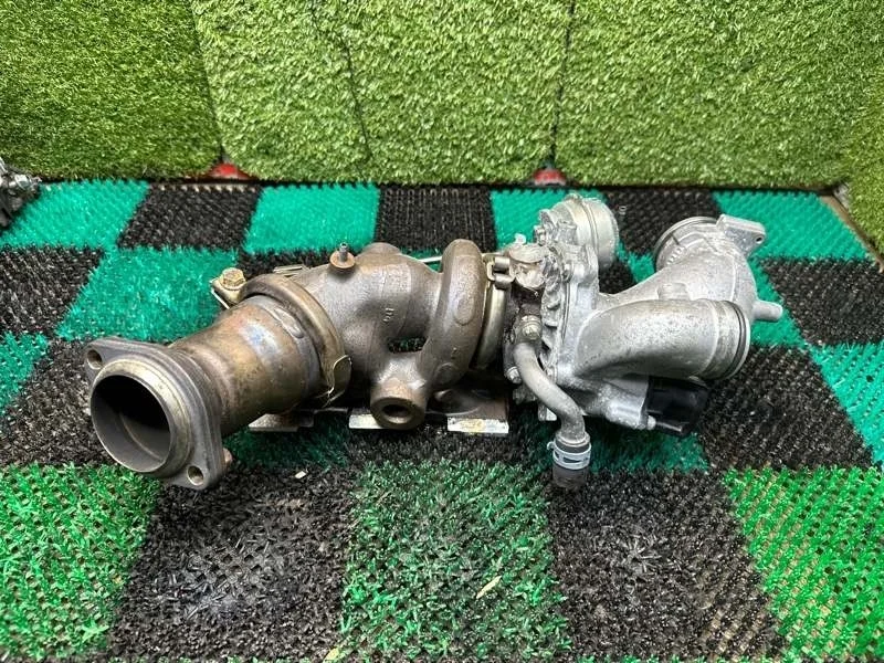 Турбина Mercedes Cls A2760901480 C218 276.820, правая