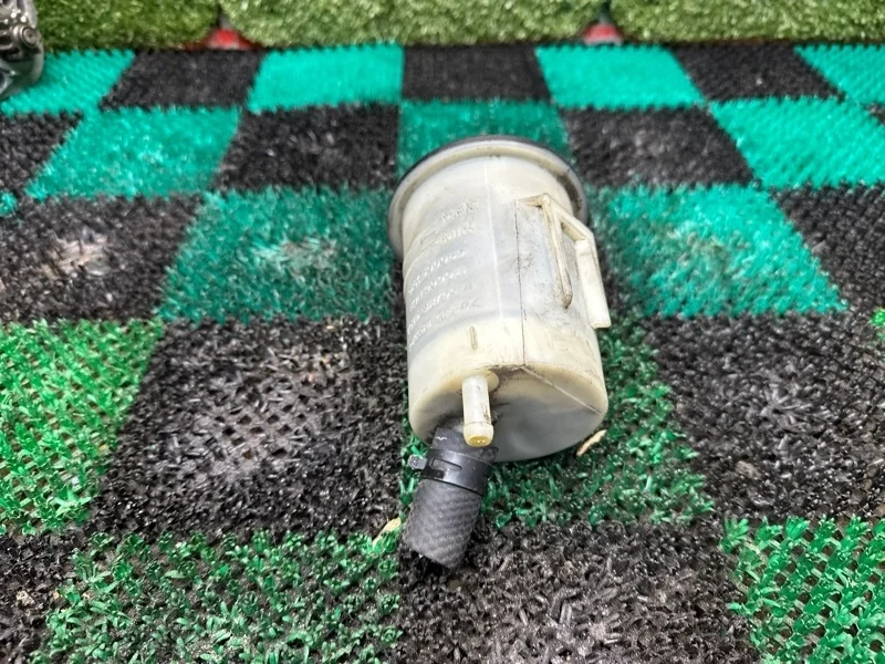 Бачок гидроусилителя руля Land Rover Range Rover 2002-2012 QFX500060 L322