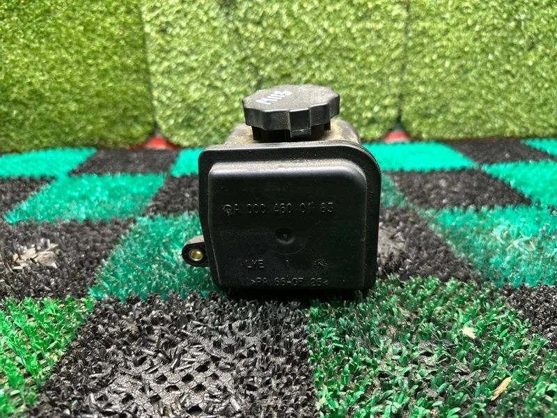 Бачок гидроусилителя руля Mercedes E 2002-2009 A0004600183 W211