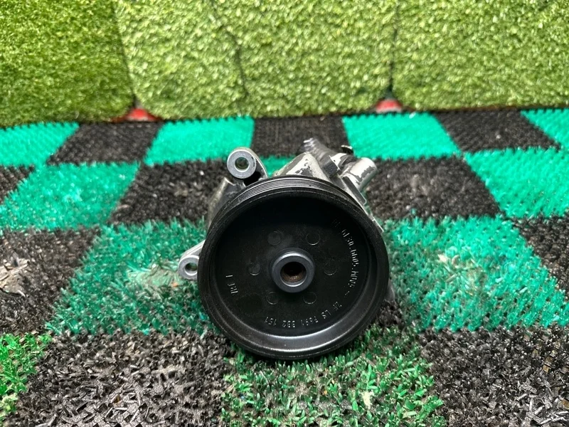 Насос ГУР Mercedes E 2002-2009 A0064664801 W211 OM642.920