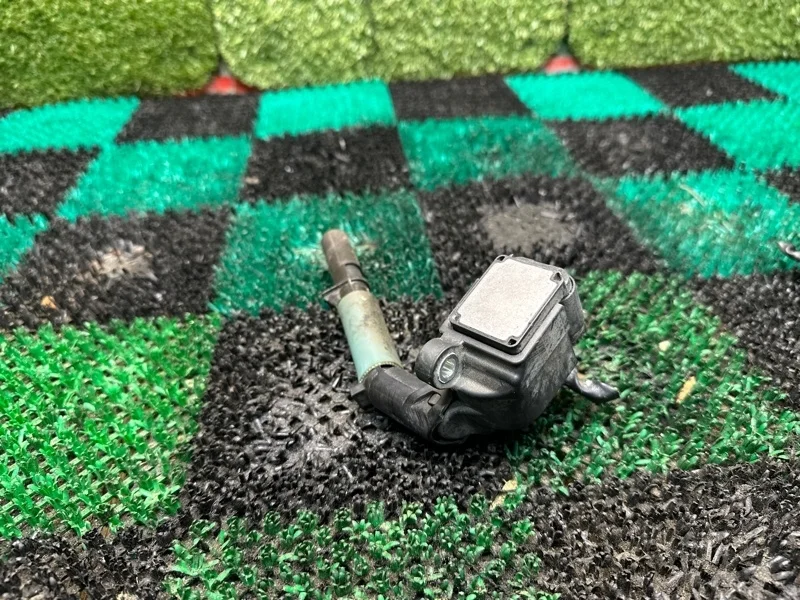 Катушка зажигания Mercedes 2013-2019 A2749060600