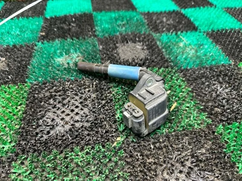 Катушка зажигания Mercedes 2013-2019 A2749060600