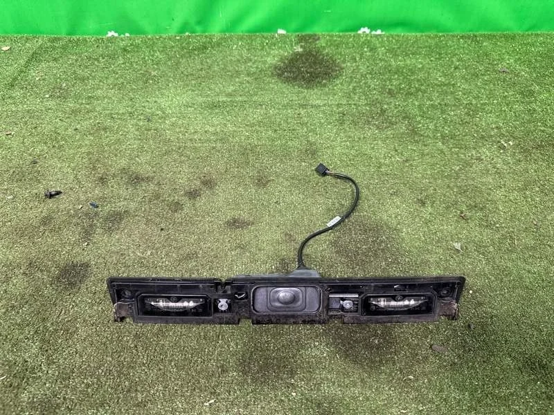 Кнопка открывания багажника Land Rover Range Rover 2013-2021 LR045165 L494