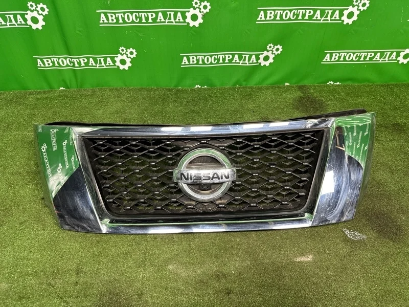 Решетка радиатора Nissan Pathfinder 2012-2017 623103KN0B R52