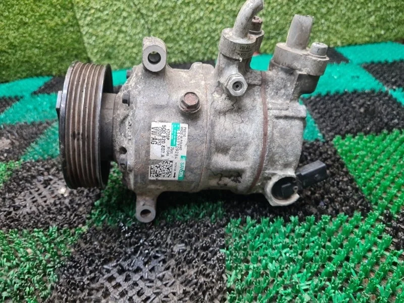 Компрессор кондиционера Volkswagen 2003-2015 5Q0820803A