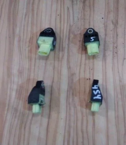 Б.у. датчик удара TOYOTA CAMRY V40 GSV40 TOYOTA CAMRY V40 GSV40