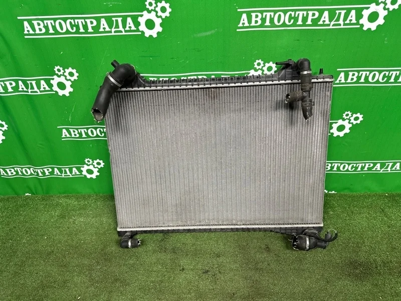 Радиатор двигателя Jaguar F Pace 2015-2022 LR092461