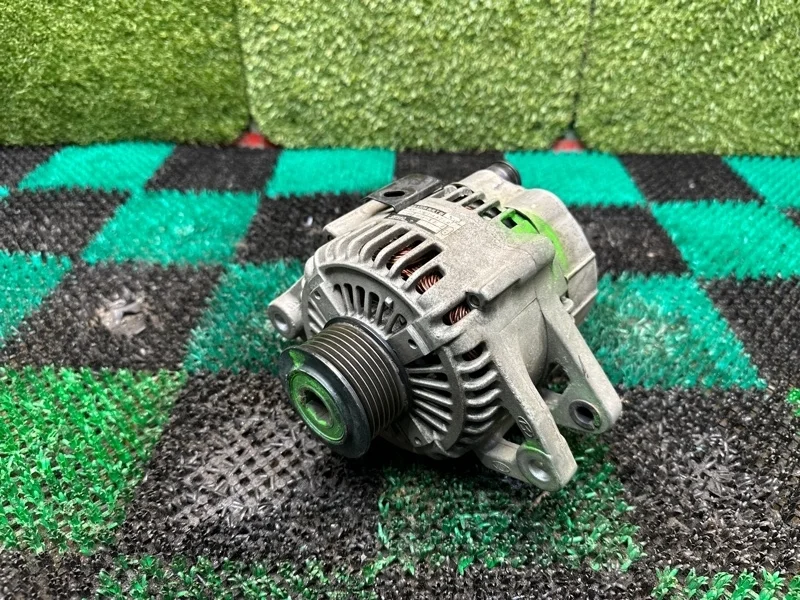 Генератор Kia Sorento 2006-2011 373004A300 D4CB