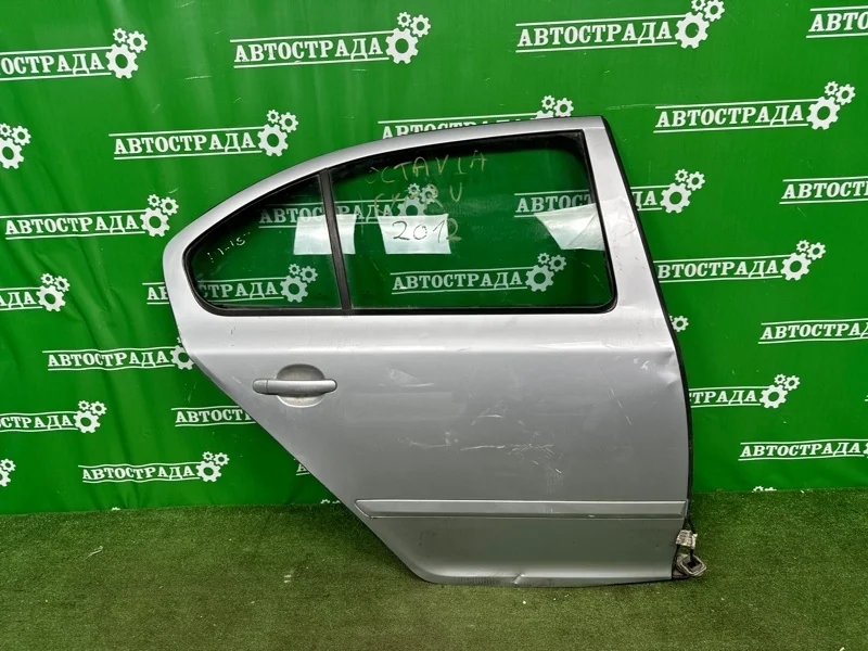 Дверь Skoda Octavia 2004-2013 1Z5833056 A5, задняя правая