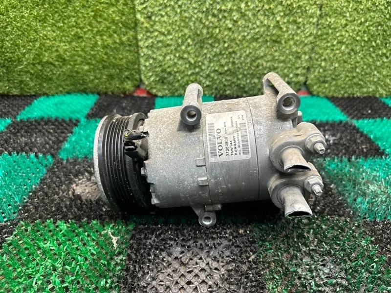 Компрессор кондиционера Volvo 31369800