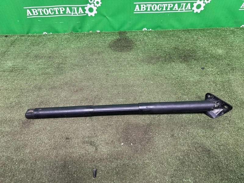 Амортизатор двери багажника Mercedes GL 2012-2019 A1669802264 X166, левый