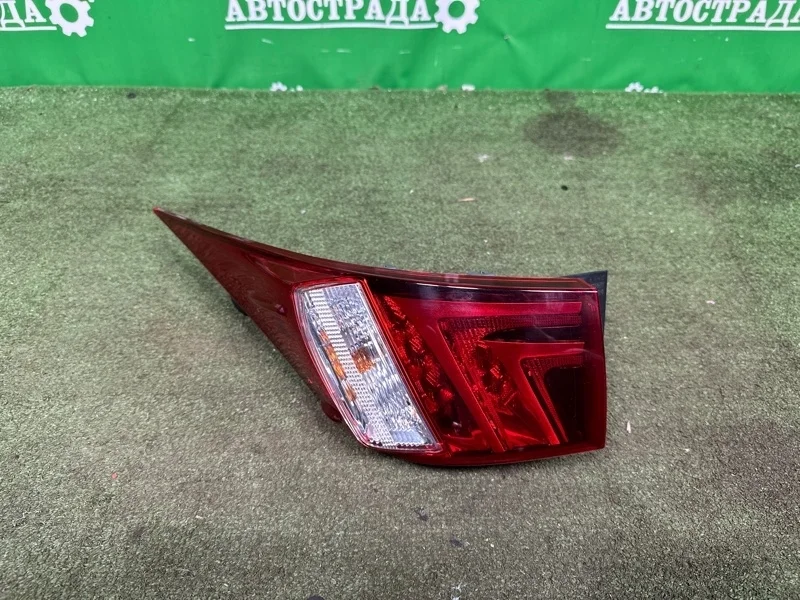 Фонарь Lexus IS 2013-2016 8155153280, задний правый