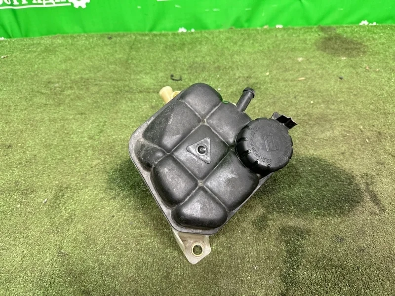 Бачок расширительный Mercedes A1665000049