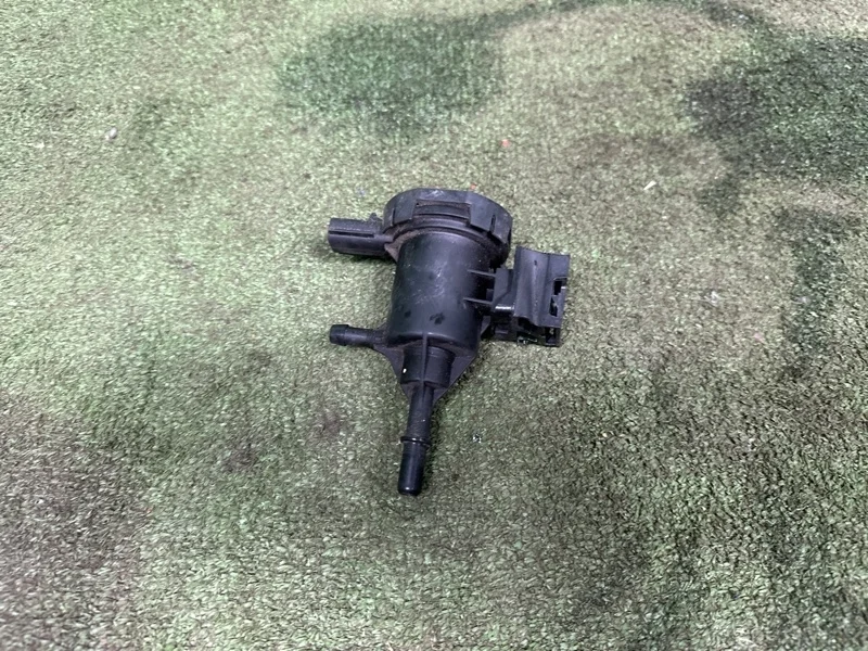 Клапан рециркуляции отработанных газов Mercedes A0014760532