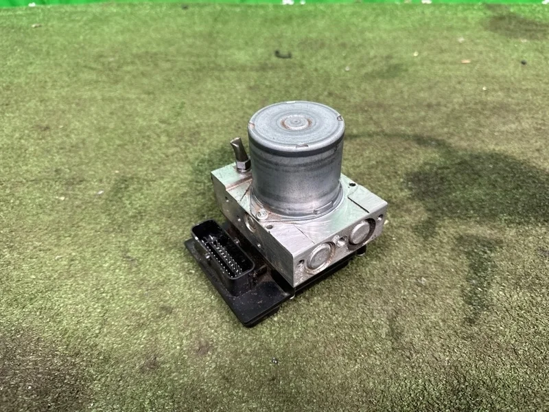 Блок ABS Mercedes E A2124313512 W212