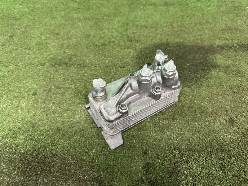 Теплообменник масляного фильтра Mercedes A0995001900