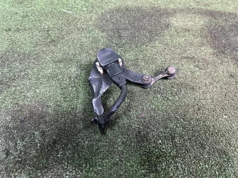 Датчик положения кузова Lexus Es 6 2012-2017 8940733050