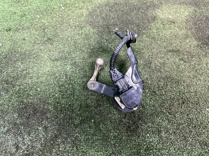 Датчик положения кузова Lexus Es 6 2012-2017 8940733050