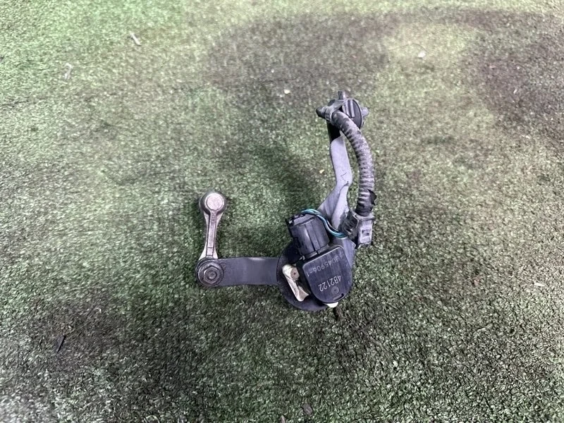 Датчик положения кузова Lexus Es 6 2012-2017 8940733050