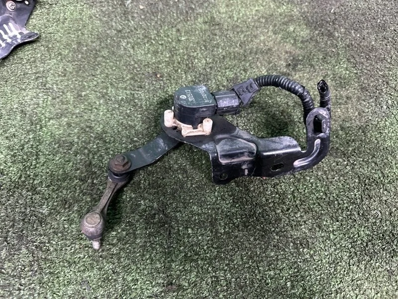 Датчик положения кузова Lexus Es 6 2012-2017 8940733050