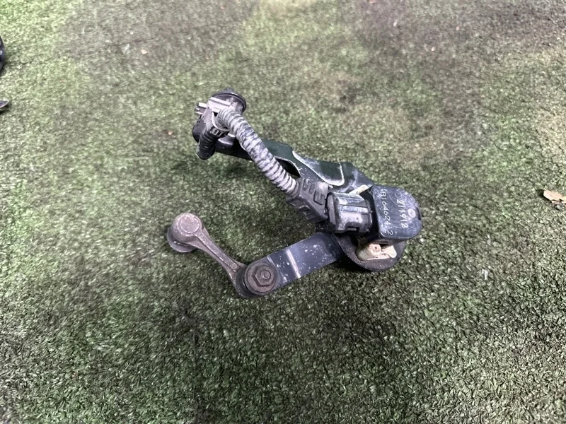 Датчик положения кузова Lexus Es 6 2012-2017 8940733050