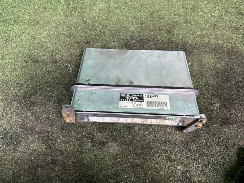 Блок управления двигателем Toyota Celsior 2000-2003 8966150590 3UZ FE