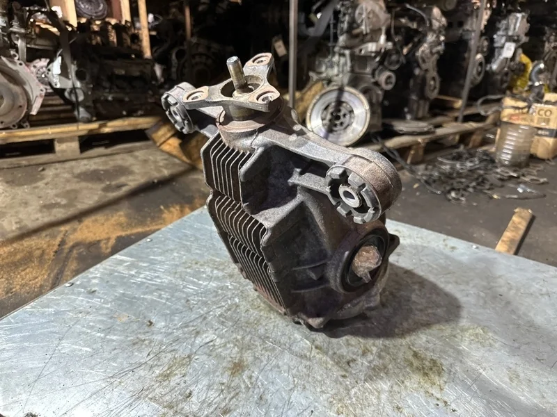 Редуктор Lexus IS-F 2007-2018 4111024250, задний