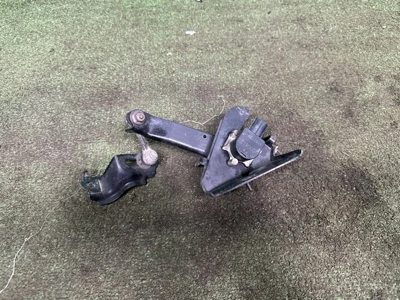 Датчик высоты дорожного просвета Lexus LS 2006-2017 8940750070, задний правый