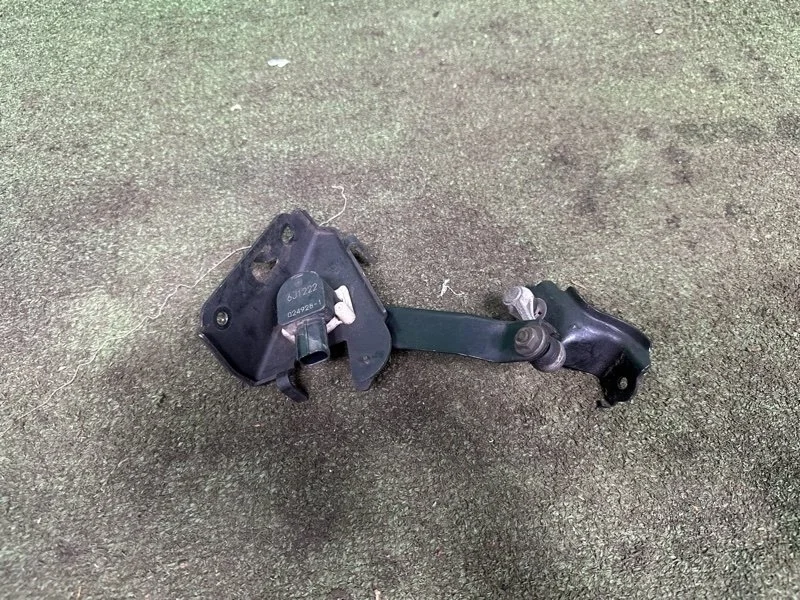 Датчик высоты дорожного просвета Lexus LS 2006-2017 8940750070, задний правый