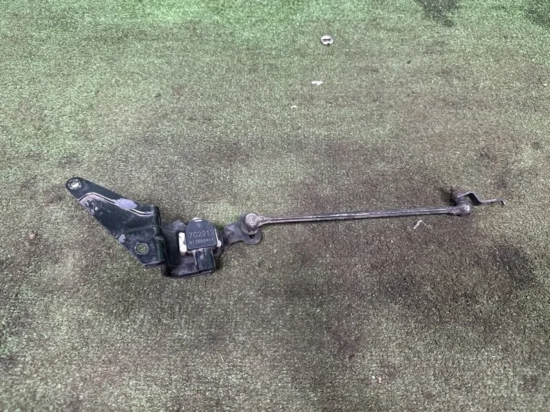 Датчик высоты дорожного просвета Lexus IS GS 2005-2011 8940630140, передний