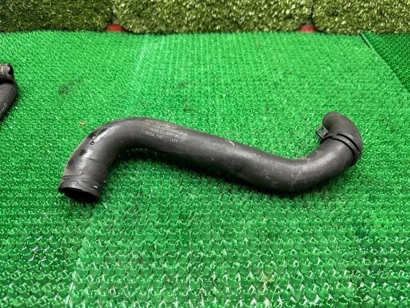 Патрубок системы охлаждения Mercedes A2465010282