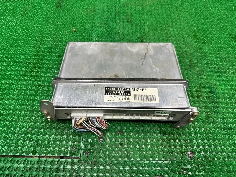 Блок управления двигателем Toyota 2000-2003 8966150590 3UZ FE