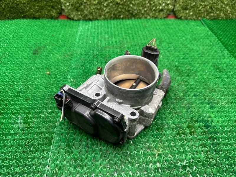 Дроссельная заслонка Toyota 2203050160 3UZ FE